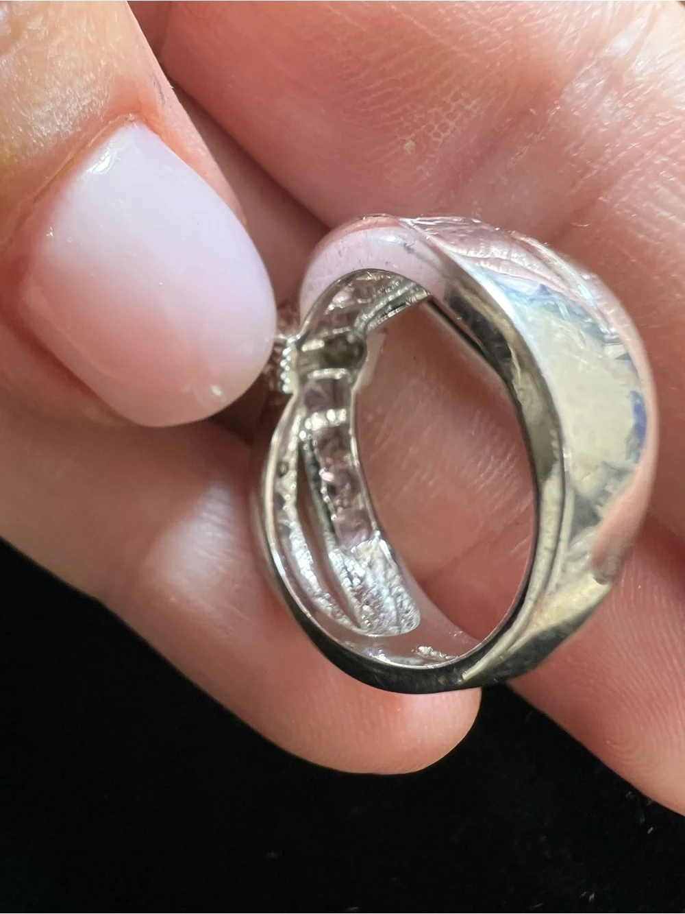 10k white gold Pink and clear stones ribbon ring